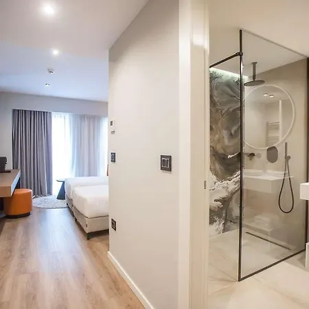 Elisa Affiliated By Melia 地拉那